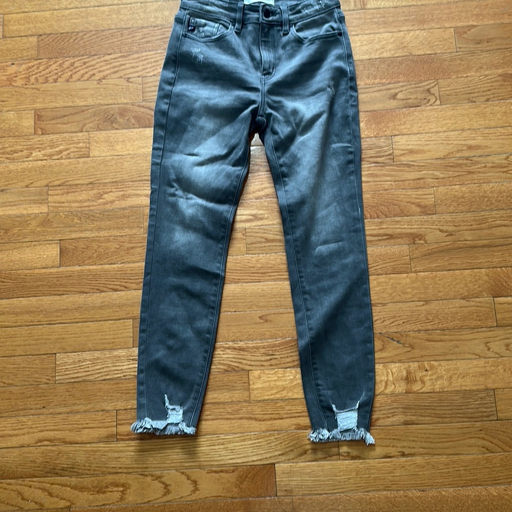 Women’s Grey kancan size 26 skinny jeans